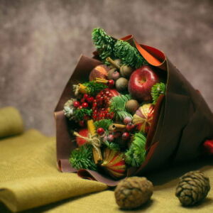Букет новогодний с елочными украшениями "Гранат и яблоки" 8 Tastywork