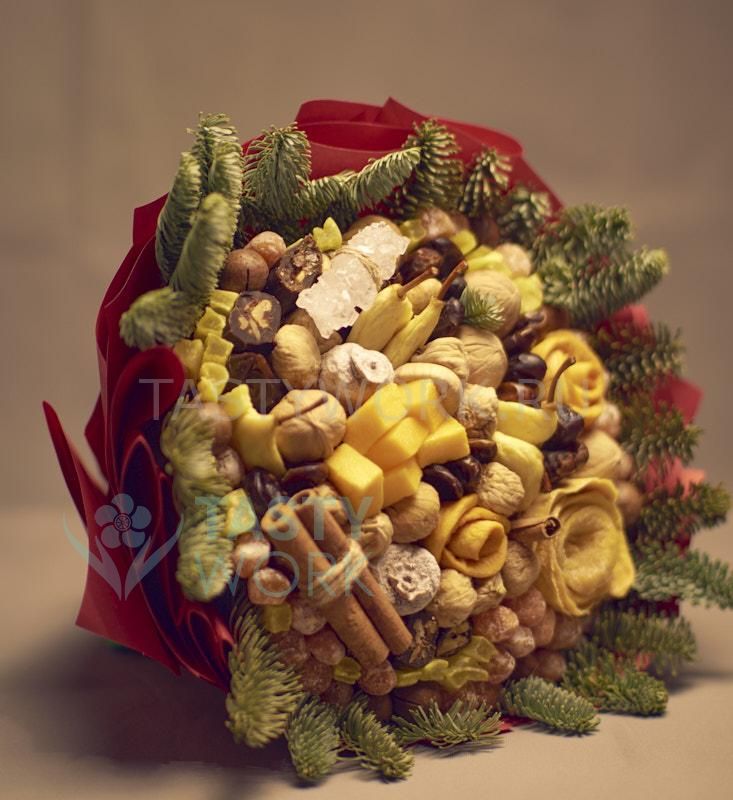 Букет из сухофруктов с орехами "Новогодний микс: манго, чурчхела и рахат-лукум" 4 Tastywork
