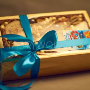 Подарочный набор в деревянном боксе "Орешки, варенье и шоколадный инструмент" 7 Подарочный набор в деревянном боксе "Орешки, варенье и шоколадный инструмент" — изображение 2