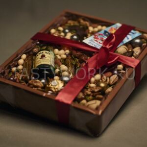 Подарочный набор в деревянном боксе "Орешки и шоколадный инструмент" 16 Подарочный набор в деревянном боксе "Орешки и шоколадный инструмент" — изображение 3