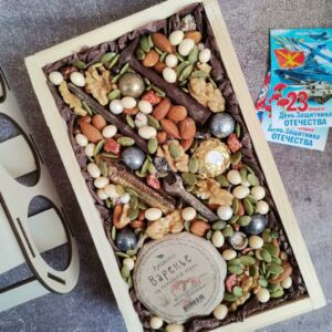 Подарочный набор в деревянном боксе "Орешки, варенье и шоколадный инструмент" 8 Подарочный набор в деревянном боксе "Орешки, варенье и шоколадный инструмент" — изображение 3