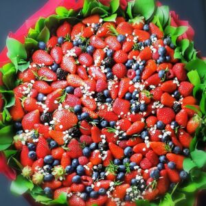 Букет из ягод "Клубничная радость" 5 Букет из ягод "Клубничная радость" — изображение 2