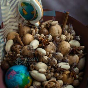 Букет из орехов "День учителя" 9 Букет из орехов "День учителя" — изображение 2