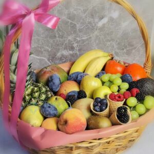 Корзина с фруктами "Ягодный сезон" 7 Корзина с фруктами "Ягодный сезон" — изображение 2