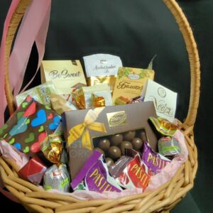 Корзина подарочная "Мечта сладкоежки" 15 Корзина подарочная "Мечта сладкоежки" — изображение 4