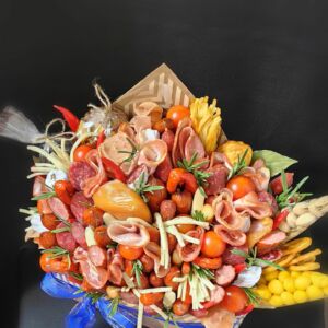 Мясной букет конверт "Королевский подарок" из мясных изделий и сыра 11 Мясной букет конверт "Королевский подарок" из мясных изделий и сыра — изображение 2