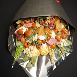 Мужской букет из сыров, колбасок и снеков "Тореадор" 29 Мужской букет из сыров, колбасок и снеков "Тореадор" — изображение 6