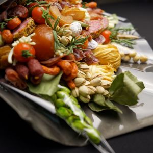 Мужской букет из сыров, колбасок и снеков "Тореадор" 27 Мужской букет из сыров, колбасок и снеков "Тореадор" — изображение 4