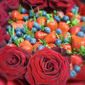 Букет из ягод и цветов "Вивальди" 7 Букет из ягод и цветов "Вивальди" — изображение 2