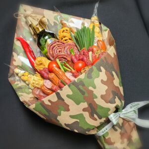 Мужской букет из колбасы и сыра "Хаки" 8 Мужской букет из колбасы и сыра "Хаки" — изображение 3