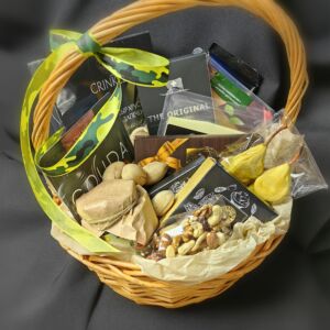 Подарочная корзина "Бребурн" с сырами и орехами 7 Подарочная корзина "Бребурн" с сырами и орехами — изображение 2