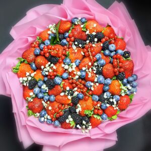Букет из ягод "Ягодный клубничный микс"