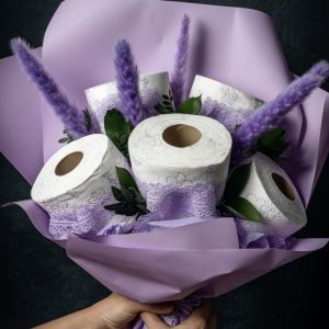 Букет из туалетной бумаги "С любовью и заботой"